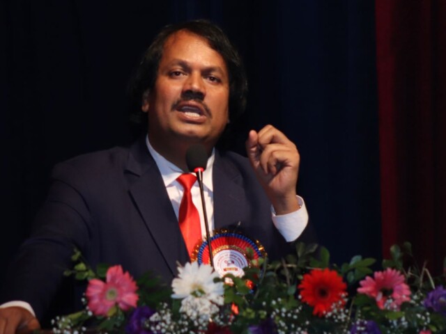 १२-डा. सी. के. राउतले देशमा नै हलचल मचाउने संसदमा अनेकौं मन्तव्य दिए