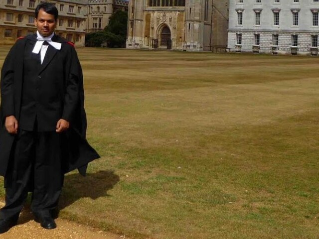 ३७-डा. सी. के. राउतले क्यामब्रिज विश्वविद्यालय जस्तो प्रतिष्ठित ठाउँबाट PhD गरेर सबैलाई गौरव अनुभूति गराउने नेत्तृत्व दिए (डा. सी. के. राउत 'गोल्ड मेडलिस्ट' हुन्)